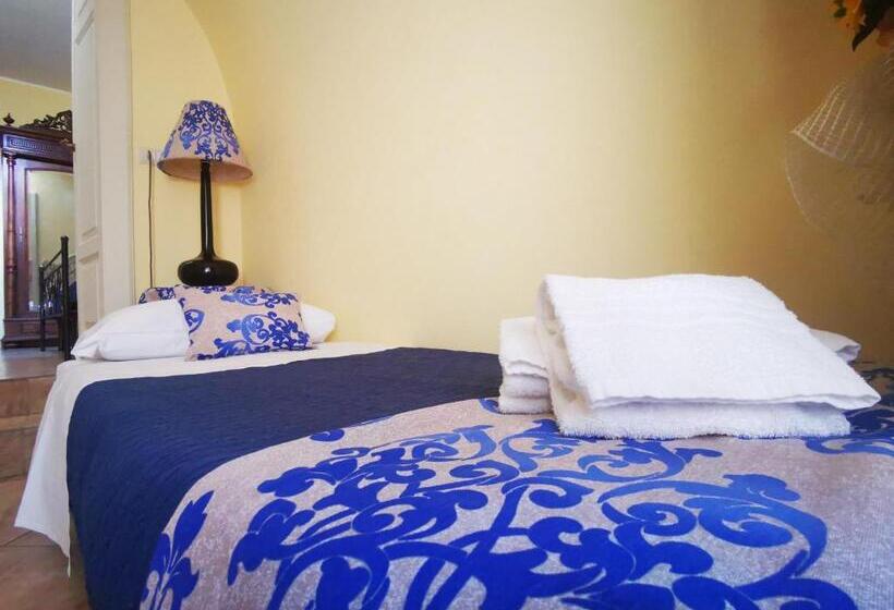 标准三人间, Del Centro