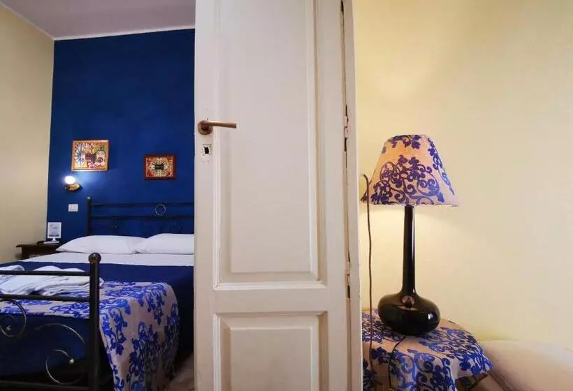 اتاق استاندارد چهار تخته, Del Centro