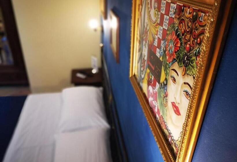 标准三人间, Del Centro