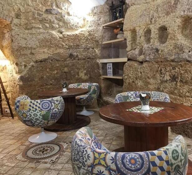 标准三人间, Del Centro