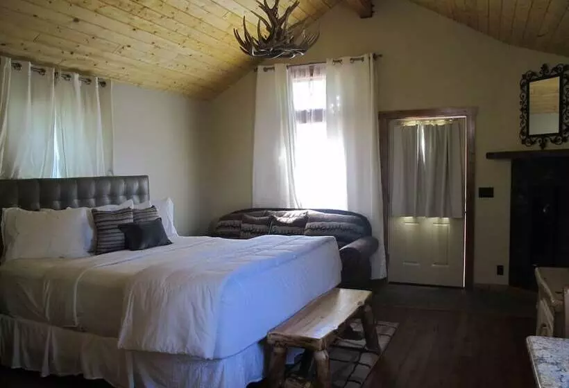 デラックスキャビン, Convict Lake Resort