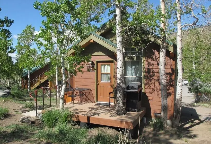 デラックスキャビン, Convict Lake Resort