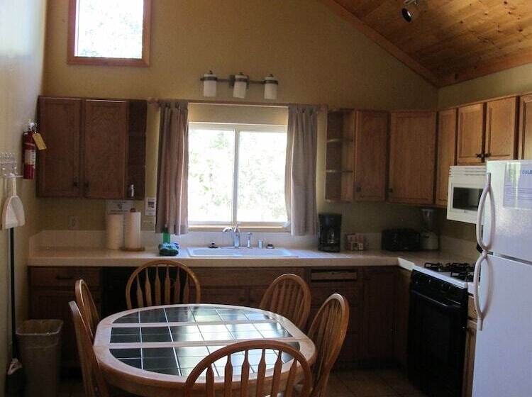 小室, Convict Lake Resort