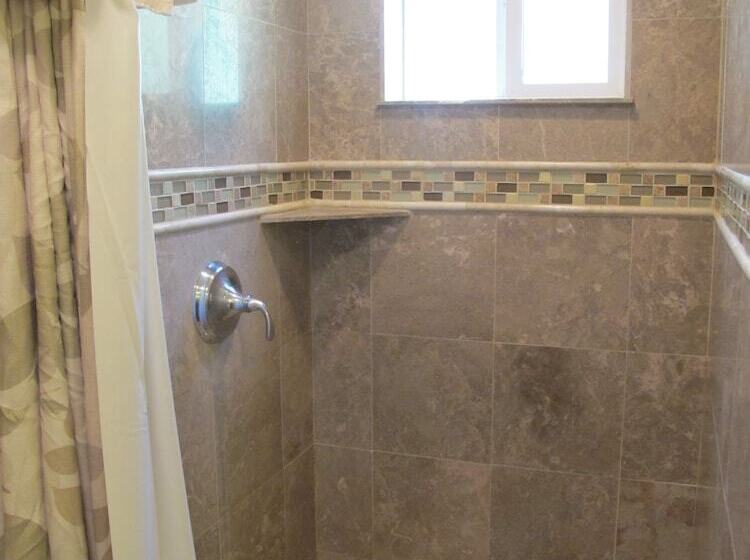 小室, Convict Lake Resort