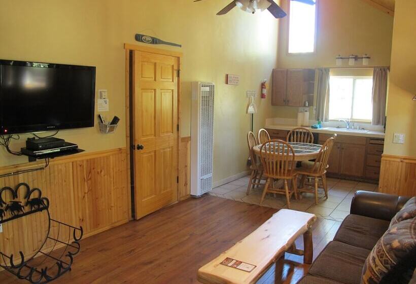 小室, Convict Lake Resort