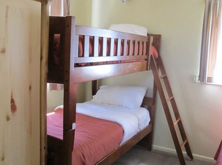 小室, Convict Lake Resort