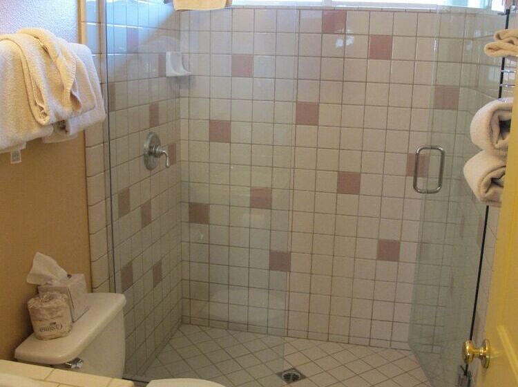 小室, Convict Lake Resort