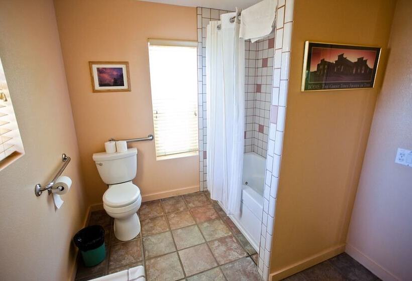 小室, Convict Lake Resort