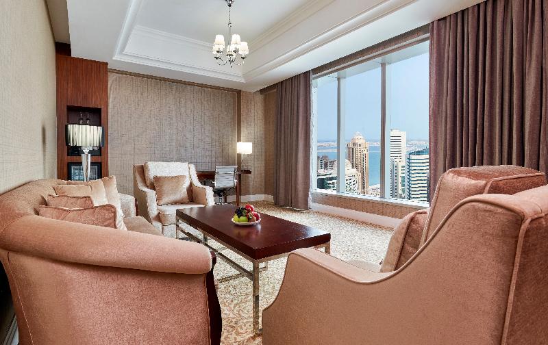 سوییت جونیور, Best Plaza West Bay