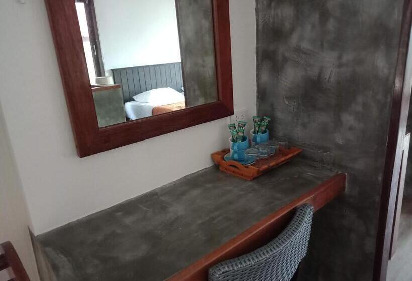 家庭洋房, D.r. Lanta Bay Resort