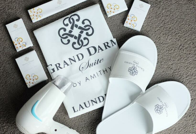 デラックスルーム, Grand Darmo Suite By Amithya