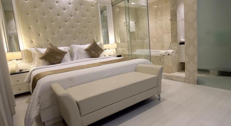 エクゼクティブスイート, Grand Darmo Suite By Amithya