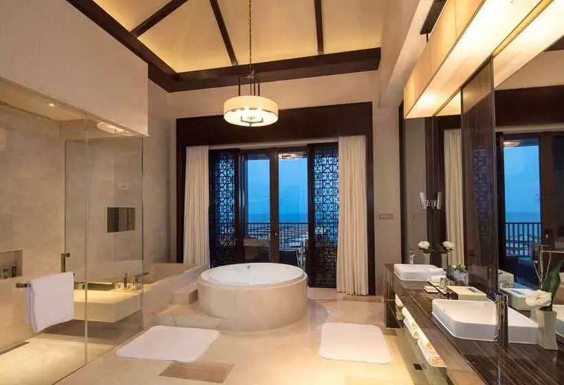 سوئیت رویال, Hilton Dead Sea Resort & Spa