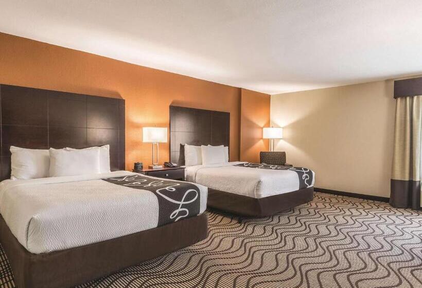 适合残疾人使用的标准间, La Quinta By Wyndham Knoxville Central Papermill