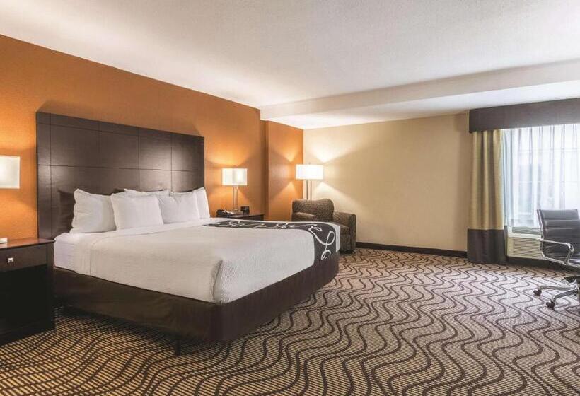 适合残疾人士使用的带超级大床的标准间, La Quinta By Wyndham Knoxville Central Papermill