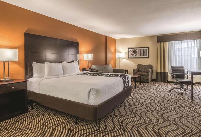 适合残疾人士使用的带超级大床的标准间, La Quinta By Wyndham Knoxville Central Papermill
