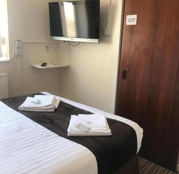 스탠다드 룸, The Feathers