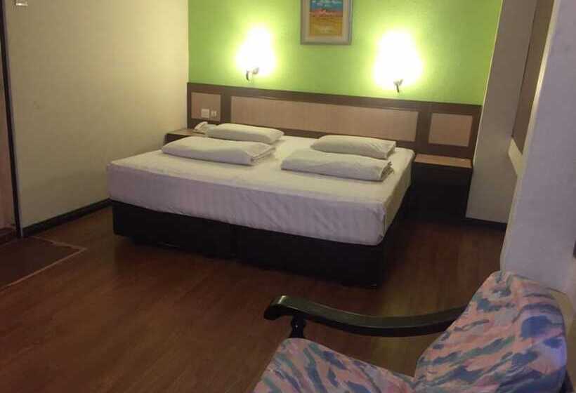 豪华房间, The Inn