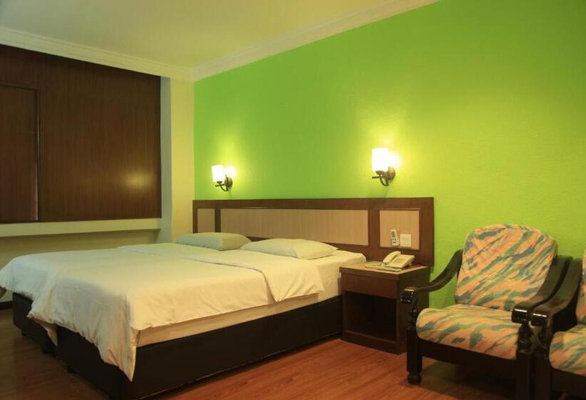 高级大房间, The Inn