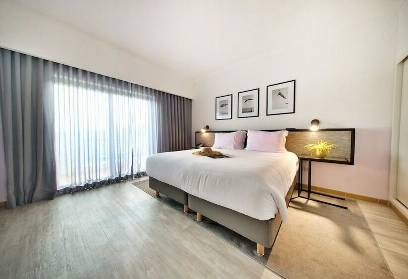 スイート, The Magnolia