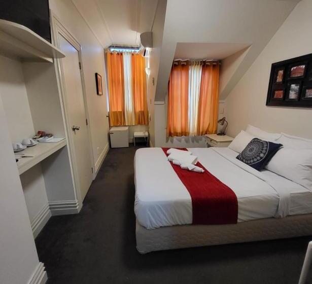 スタンダードルーム, The Shakespeare