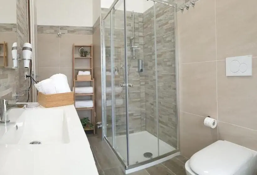 Habitació Triple Estàndard Bany Exterior, B&b Dei Cardinali