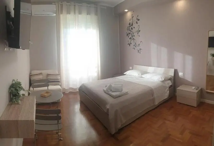 Habitació Triple Estàndard Bany Exterior, B&b Dei Cardinali
