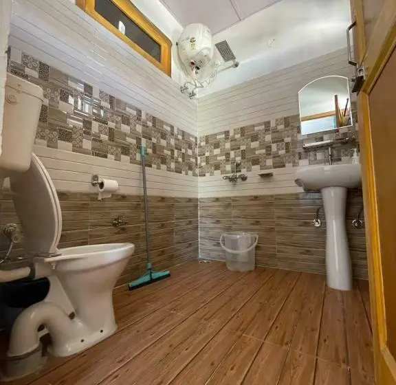 Chambre Deluxe, Bir Nest Hostel