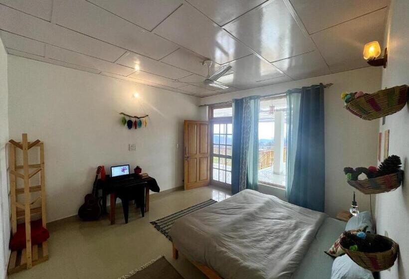 Chambre Deluxe, Bir Nest Hostel