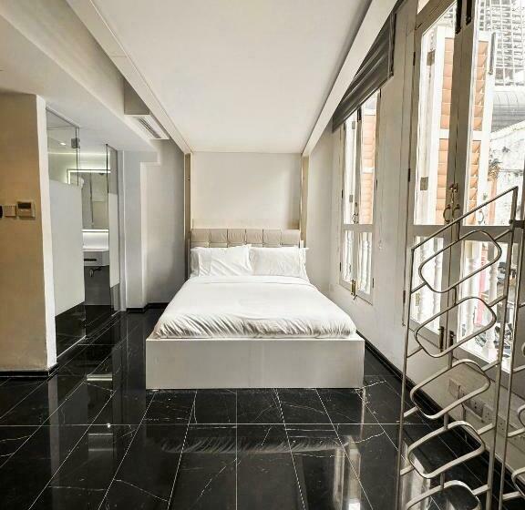 استودیوی استاندارد, D Nova Hotel Bugis