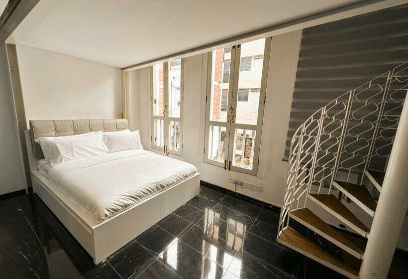 استودیوی استاندارد, D Nova Hotel Bugis