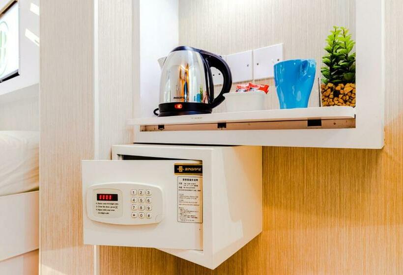 استودیو استاندارد با بالکن, D Nova Hotel Bugis