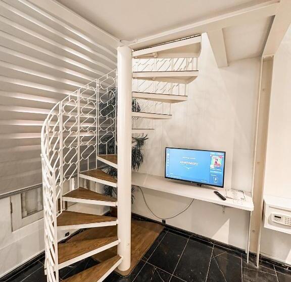 استودیوی استاندارد, D Nova Hotel Bugis