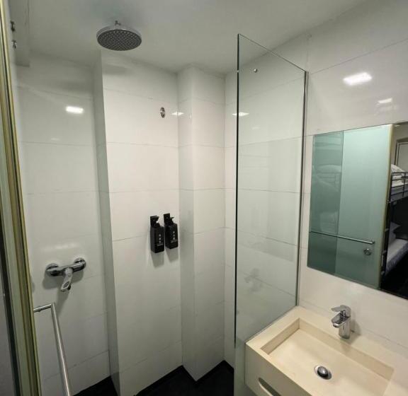 تختخواب در اتاق مشترک, D Nova Hotel Bugis