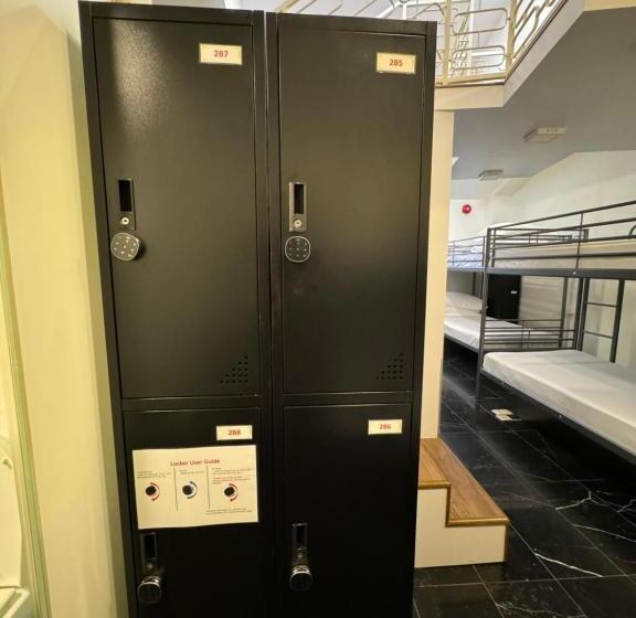 تختخواب در اتاق مشترک, D Nova Hotel Bugis