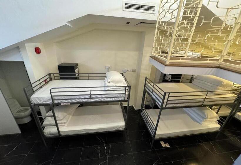 تختخواب در اتاق مشترک, D Nova Hotel Bugis