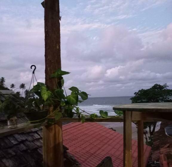 Deluxe Zimmer mit Meerblick & Balkon, Lahselva Pousada Hostel