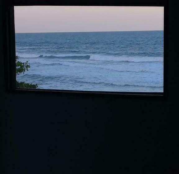 Deluxe Zimmer mit Meerblick & Balkon, Lahselva Pousada Hostel