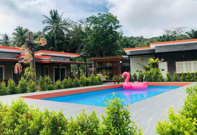 Номер Стандарт Вид на Бассейн, Da Kanda Boutique