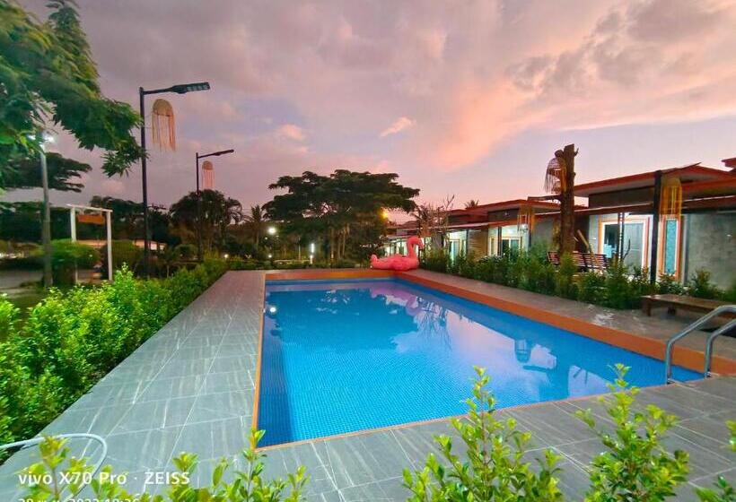 Номер Стандарт Вид на Бассейн, Da Kanda Boutique