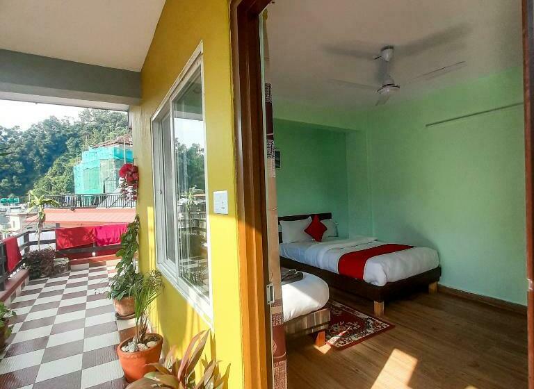 اتاق لوکس سه تخته, Elite Pokhara