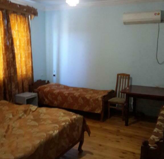 スタンダード4人部屋, Islambek Khiva