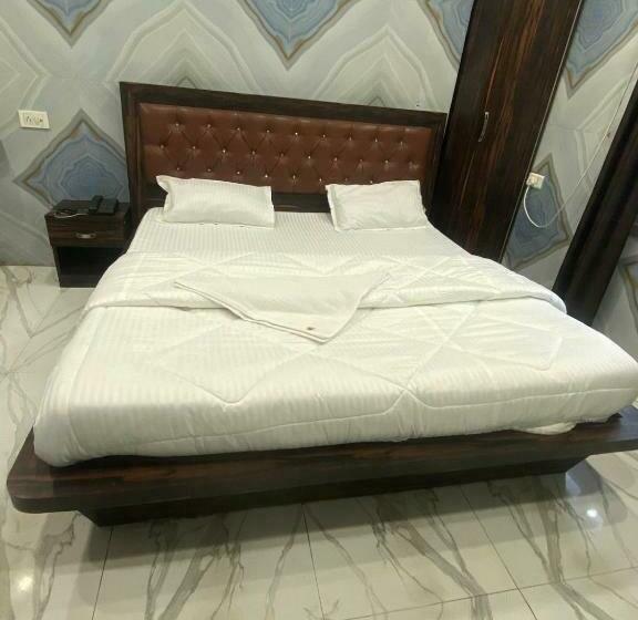 اتاق استاندارد, Krishna Palace By Wb Inn