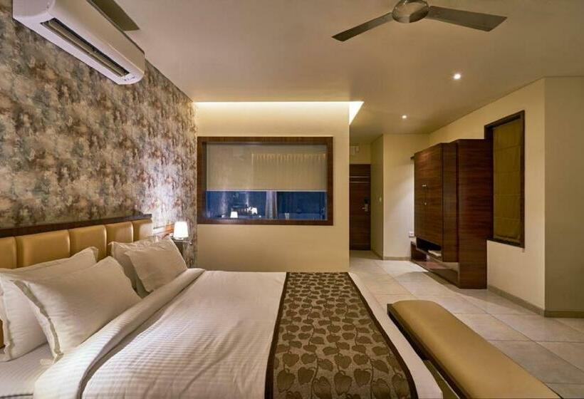 غرفة ديلوكس, Shlok  Pure Veg , Kolhapur