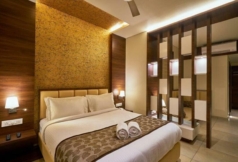 غرفة ديلوكس, Shlok  Pure Veg , Kolhapur