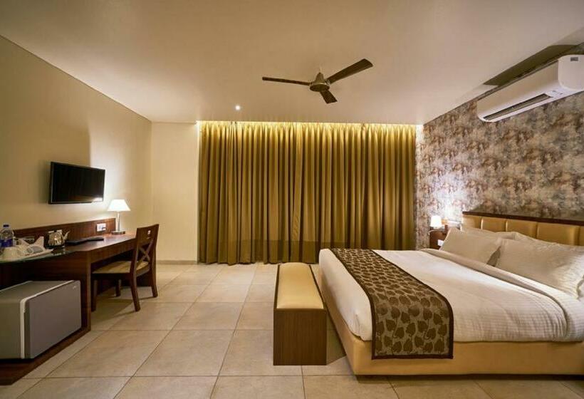 חדר סטנדרט, Shlok  Pure Veg , Kolhapur