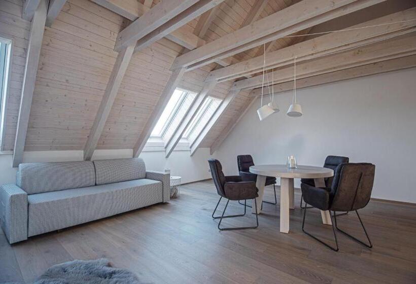 침실 1개 아파트, Usedlost U Lípy Blatiny