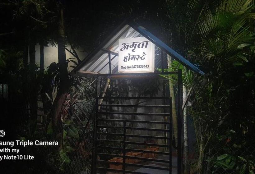 غرفة إدارية ثلاثية, Amruta Homestays