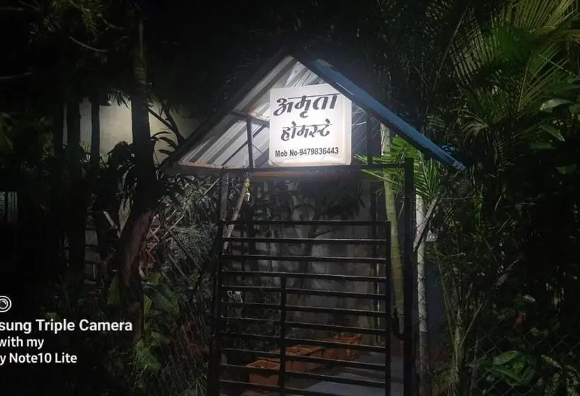 エクゼクティブトリプル, Amruta Homestays