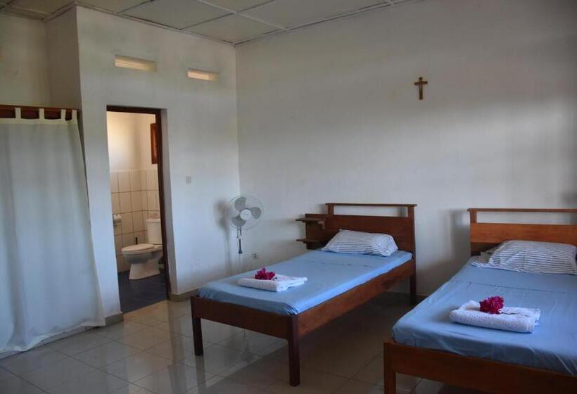 اتاق اساندارد با چشمانداز جانبی به دریا, Centre Lucien Botovasoa